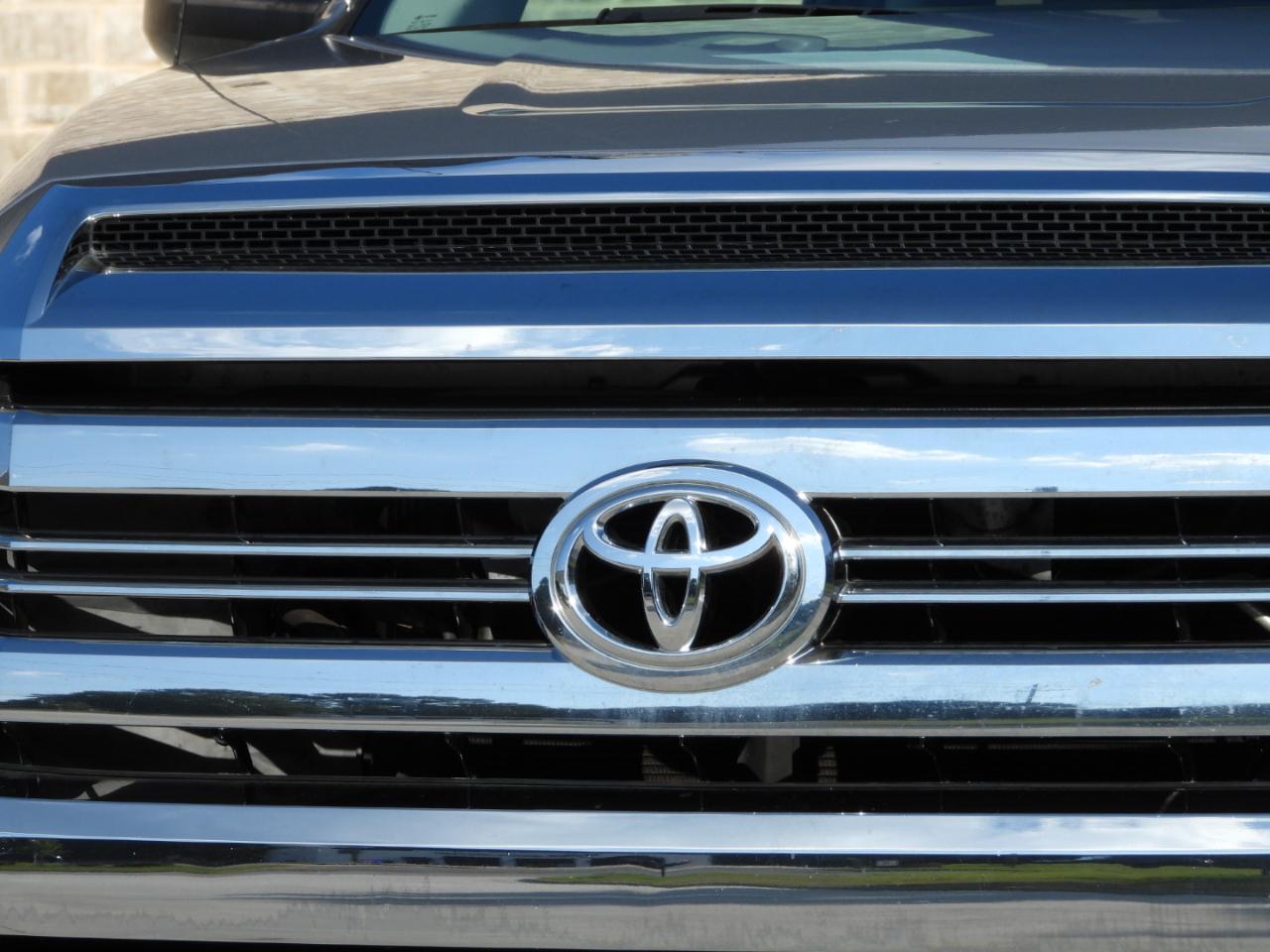 Toyota Tundra SR5 5.7L V8 FFV CrewMax 2WD 2016