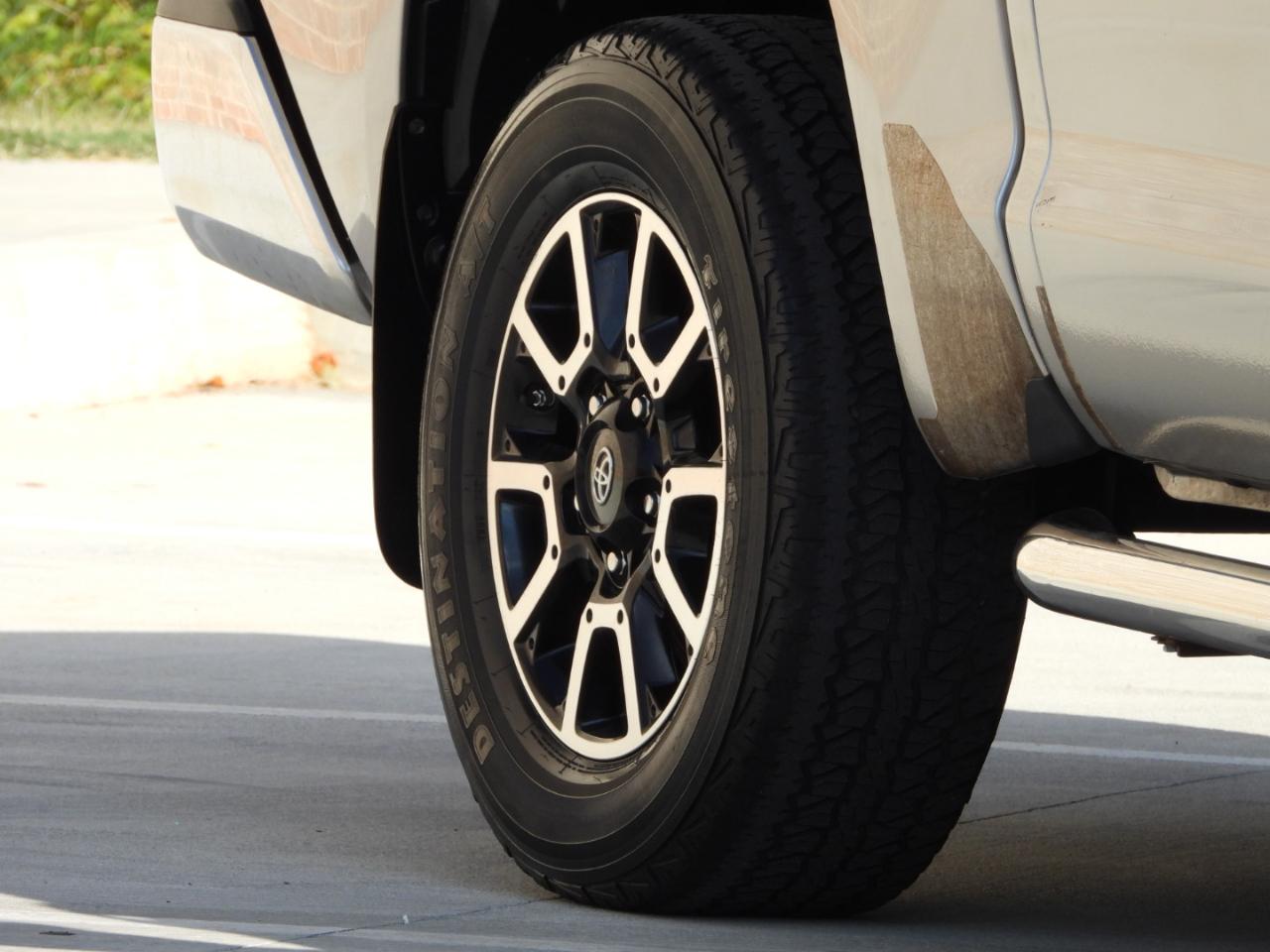 Toyota Tundra SR5 5.7L V8 FFV CrewMax 2WD 2016