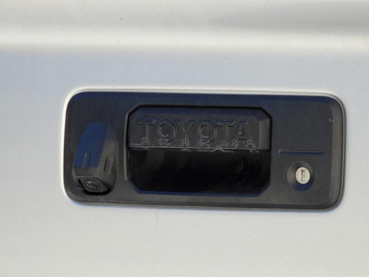 Toyota Tundra SR5 5.7L V8 FFV CrewMax 2WD 2016