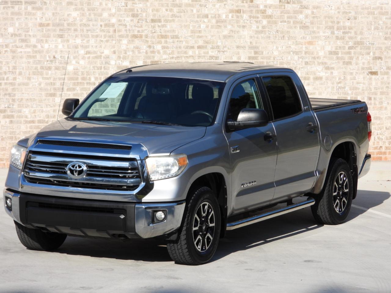 Toyota Tundra SR5 5.7L V8 FFV CrewMax 2WD 2016
