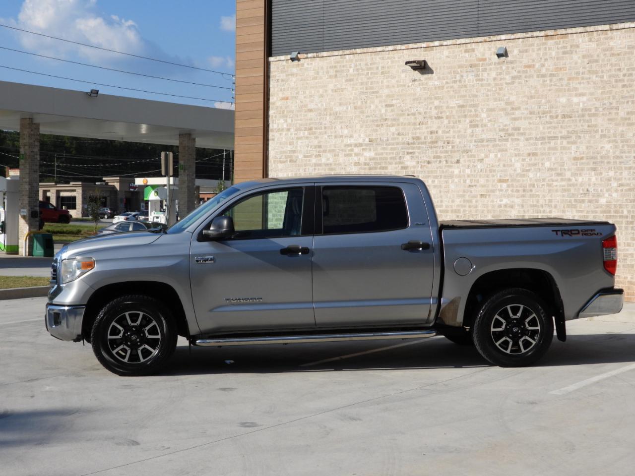 Toyota Tundra SR5 5.7L V8 FFV CrewMax 2WD 2016