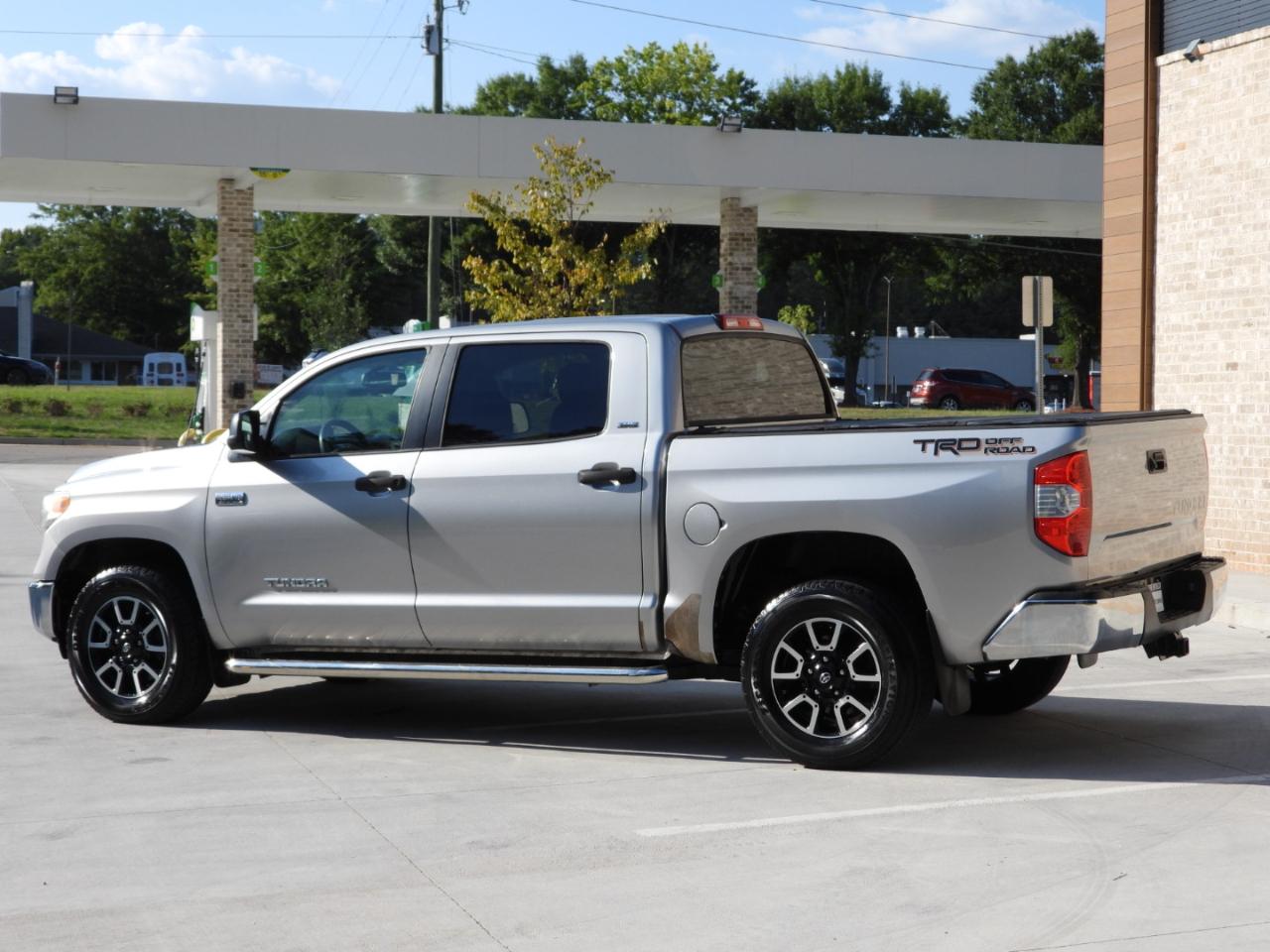 Toyota Tundra SR5 5.7L V8 FFV CrewMax 2WD 2016
