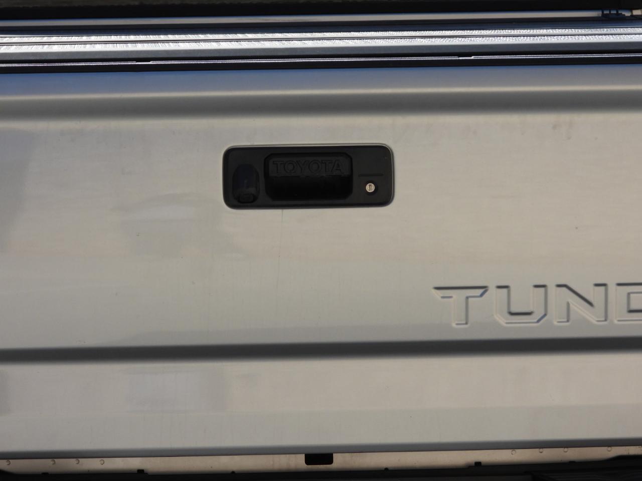Toyota Tundra SR5 5.7L V8 FFV CrewMax 2WD 2016