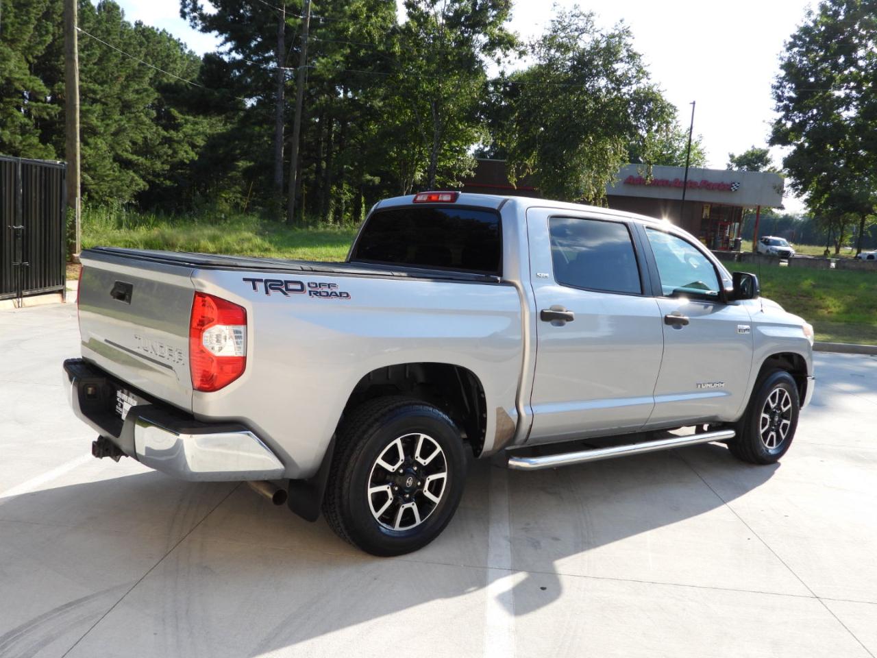 Toyota Tundra SR5 5.7L V8 FFV CrewMax 2WD 2016