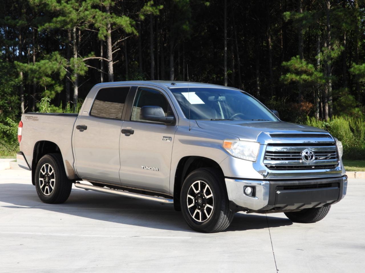 Toyota Tundra SR5 5.7L V8 FFV CrewMax 2WD 2016