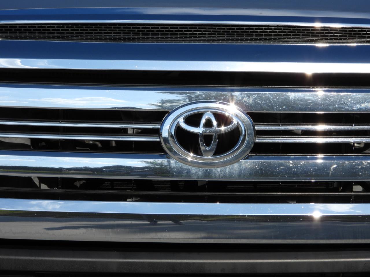 Toyota Tundra SR5 5.7L V8 FFV CrewMax 2WD 2016