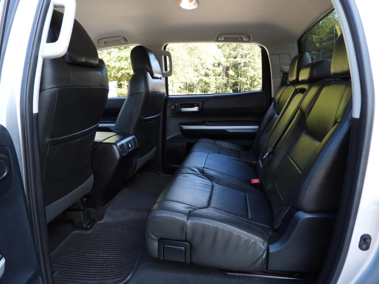 Toyota Tundra SR5 5.7L V8 FFV CrewMax 2WD 2016