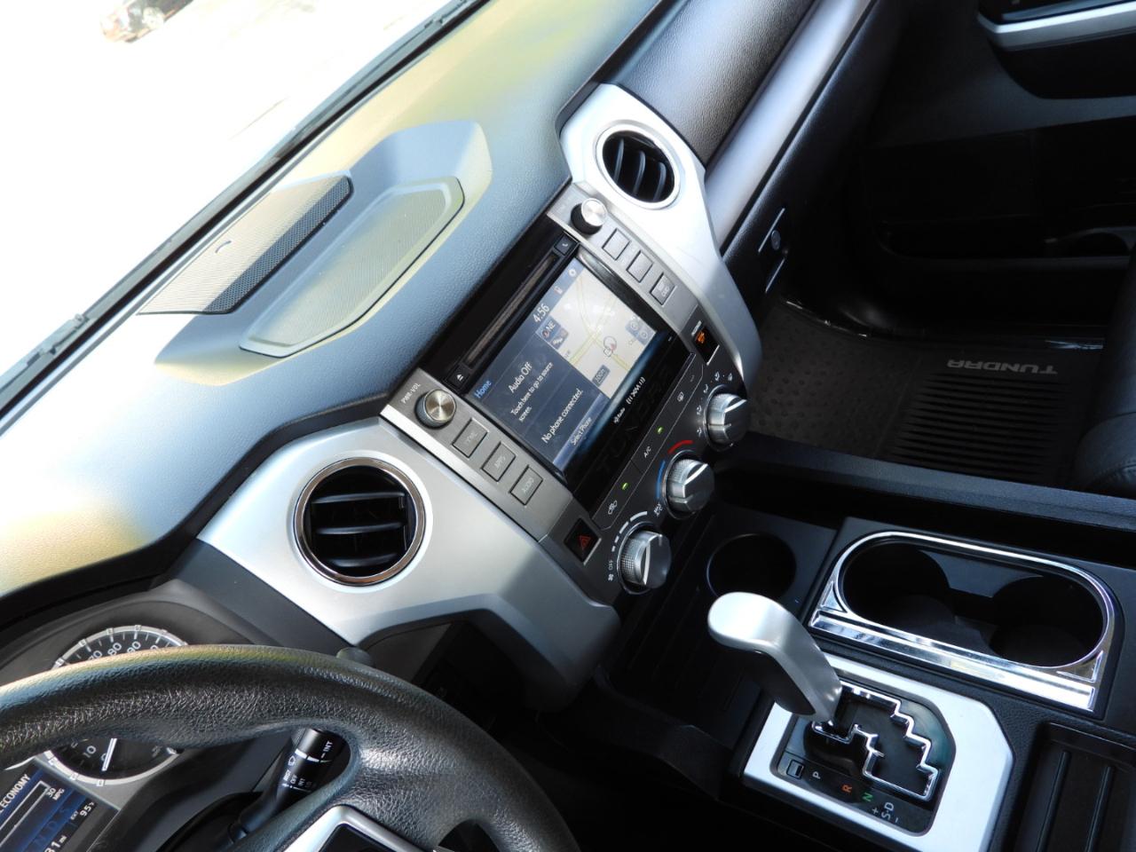 Toyota Tundra SR5 5.7L V8 FFV CrewMax 2WD 2016