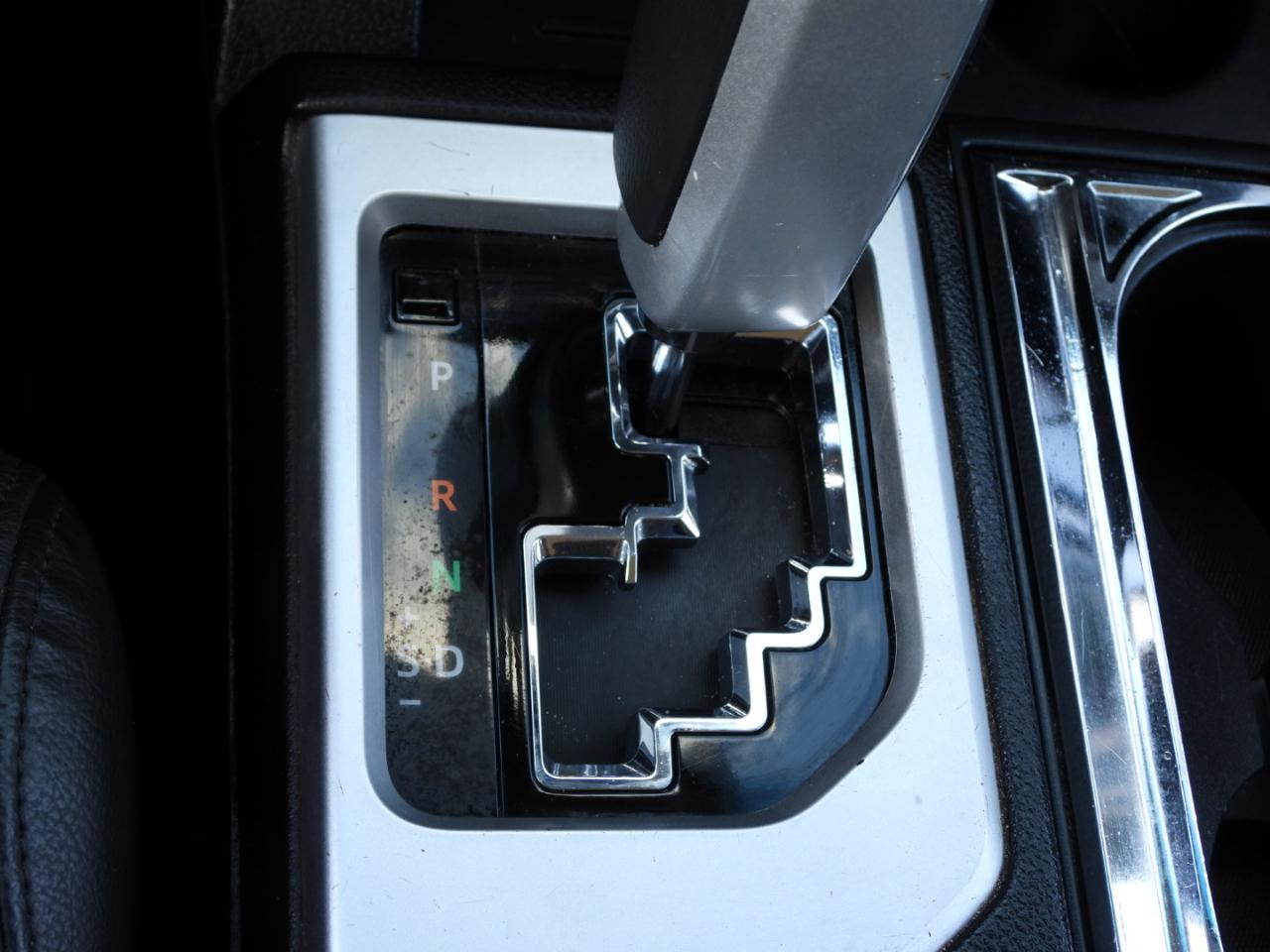 Toyota Tundra SR5 5.7L V8 FFV CrewMax 2WD 2016