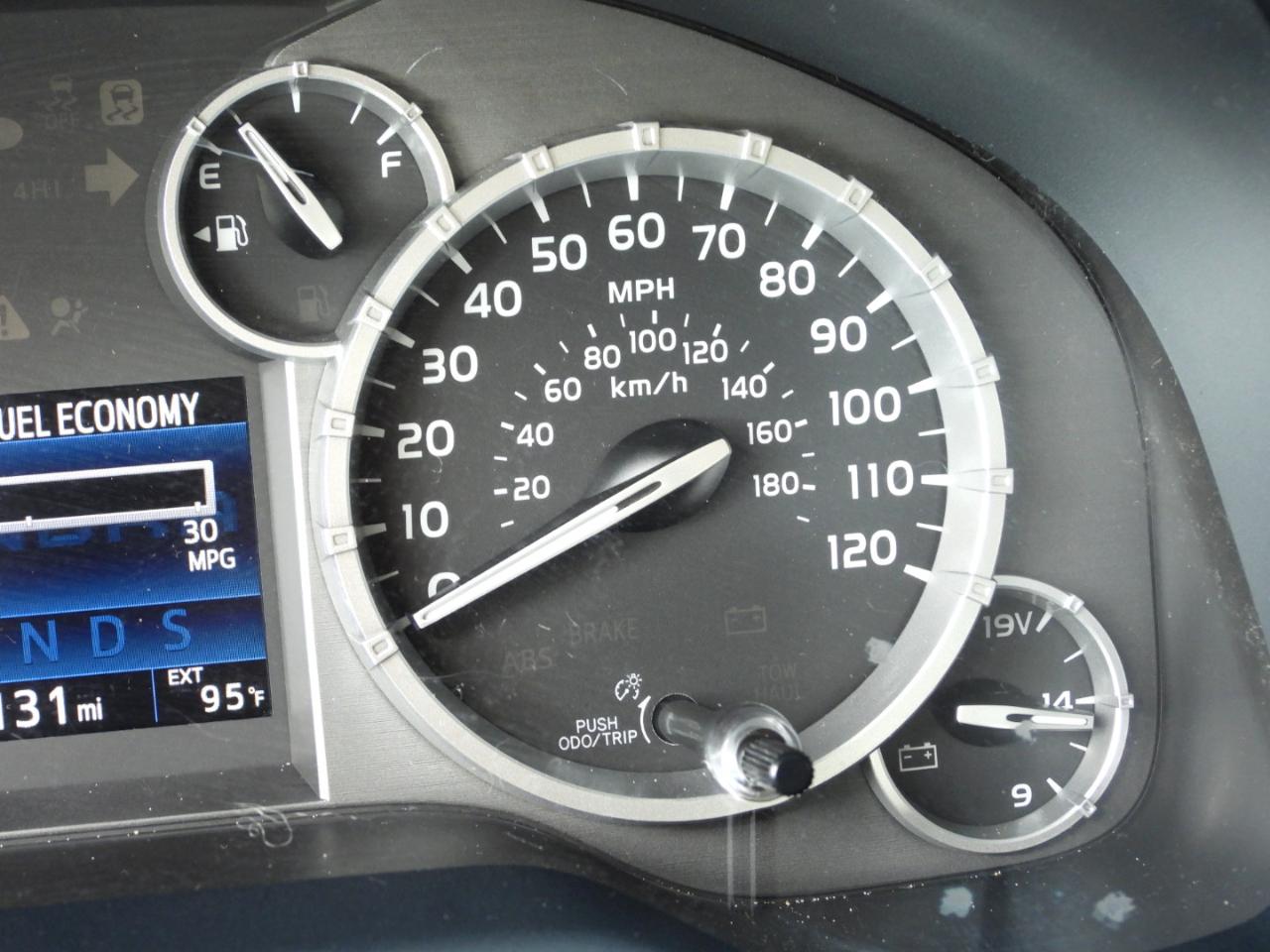Toyota Tundra SR5 5.7L V8 FFV CrewMax 2WD 2016