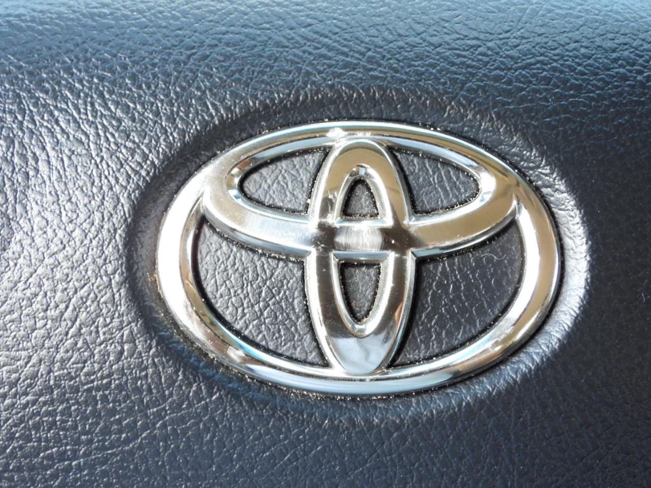 Toyota Tundra SR5 5.7L V8 FFV CrewMax 2WD 2016