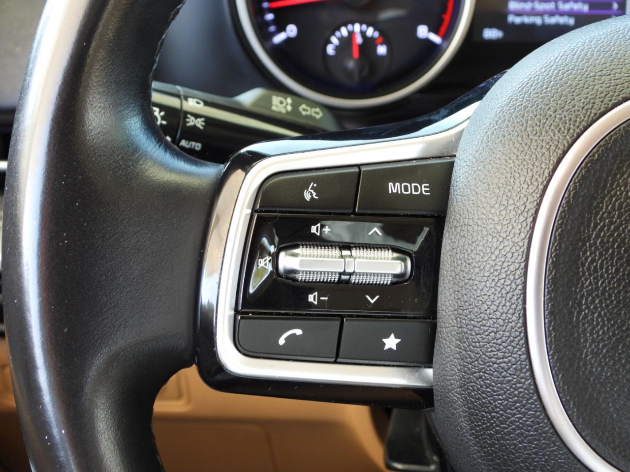 Kia Carnival LX Seat Package 2023