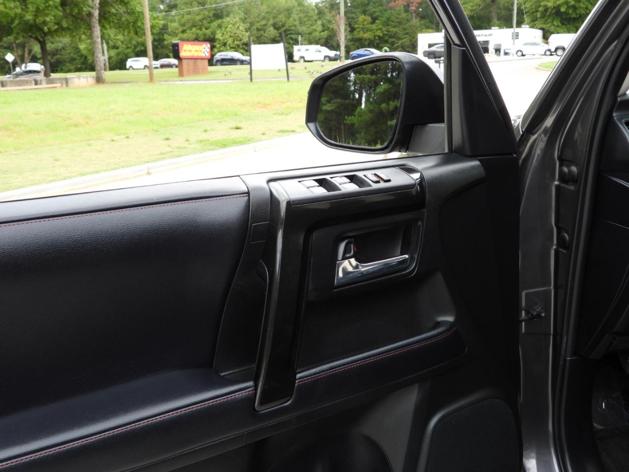 Toyota 4Runner TRD Off-road Premium 4WD 2018