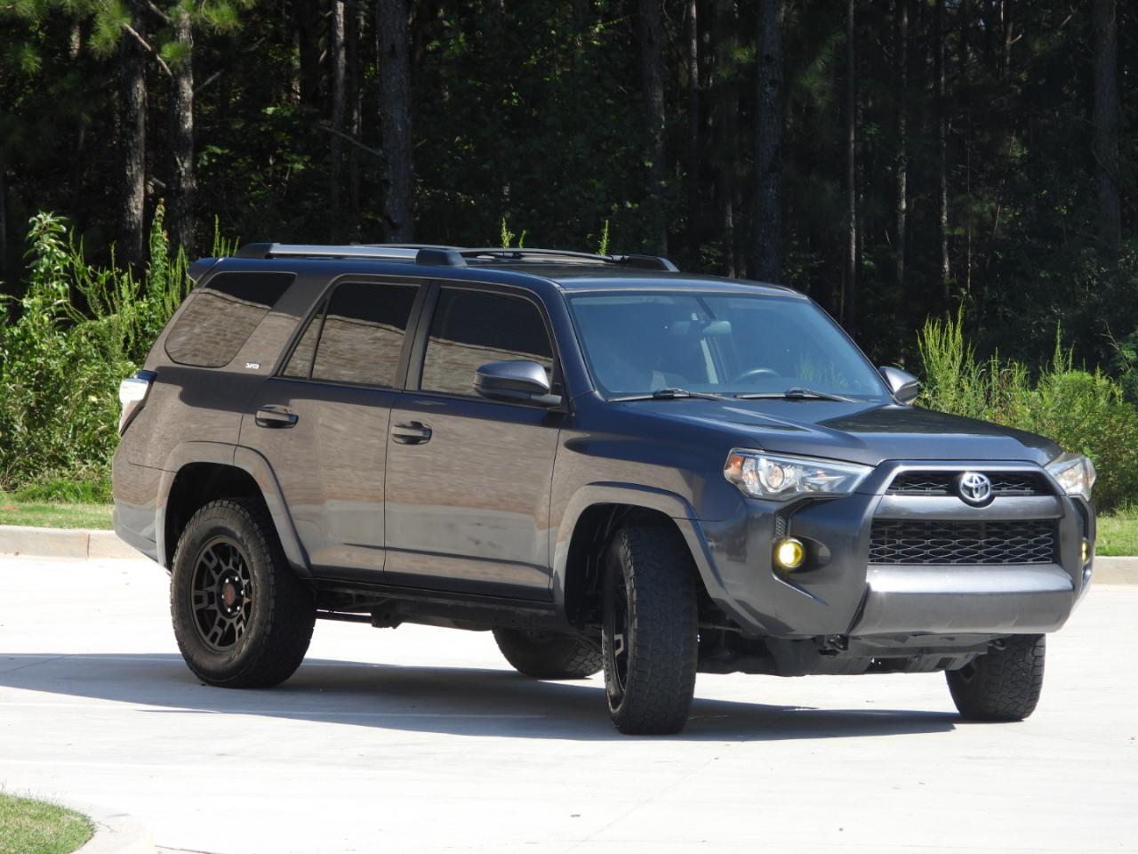 Toyota 4Runner SR5 2WD 2019