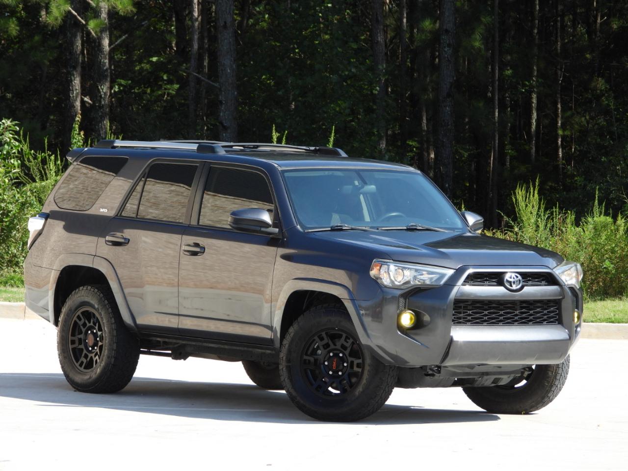 Toyota 4Runner SR5 2WD 2019