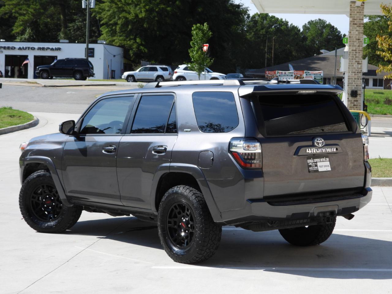 Toyota 4Runner SR5 2WD 2019