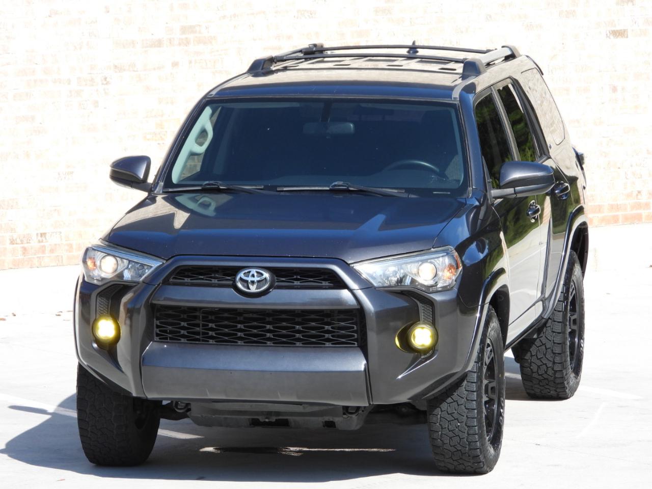 Toyota 4Runner SR5 2WD 2019
