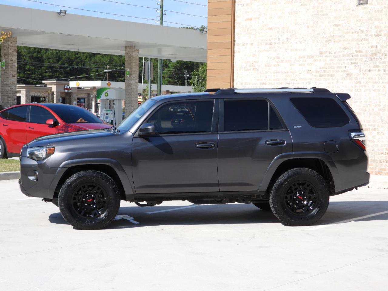 Toyota 4Runner SR5 2WD 2019