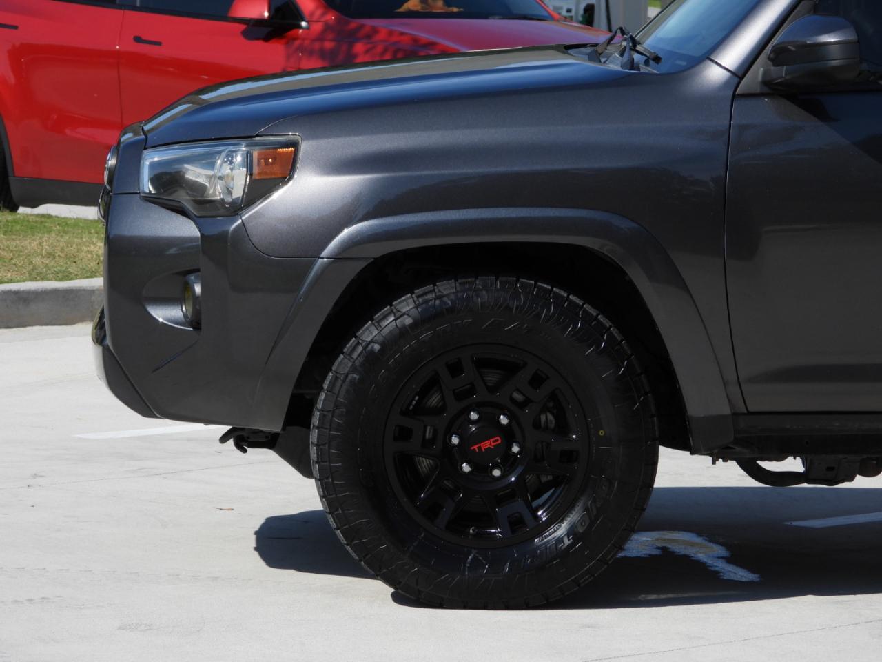 Toyota 4Runner SR5 2WD 2019