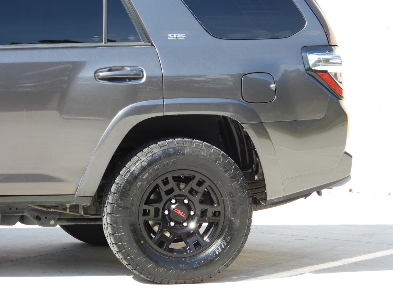 Toyota 4Runner SR5 2WD 2019