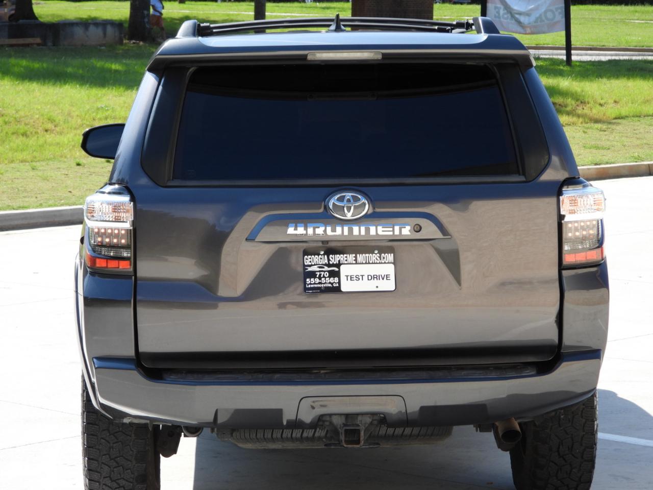Toyota 4Runner SR5 2WD 2019