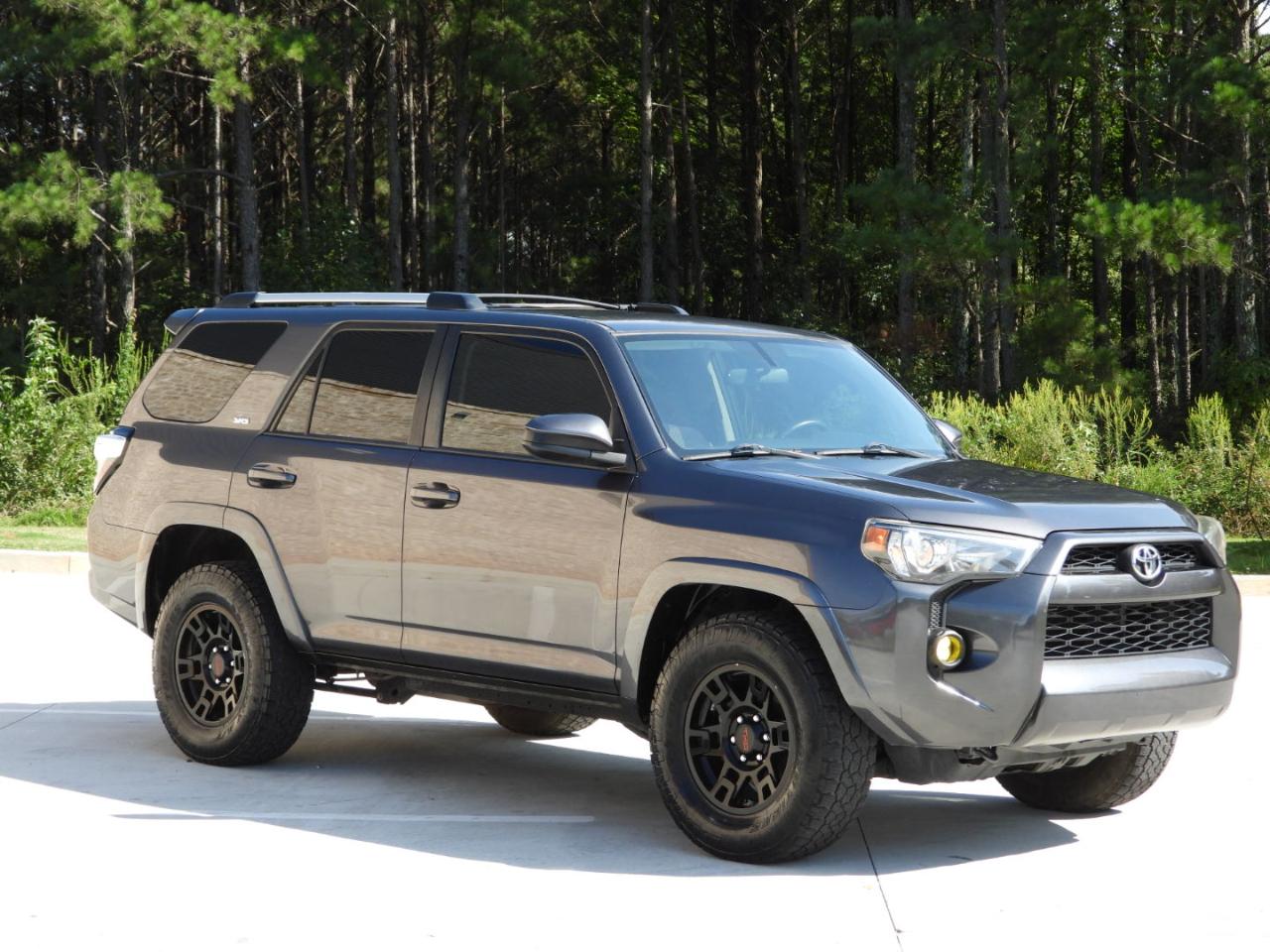 Toyota 4Runner SR5 2WD 2019