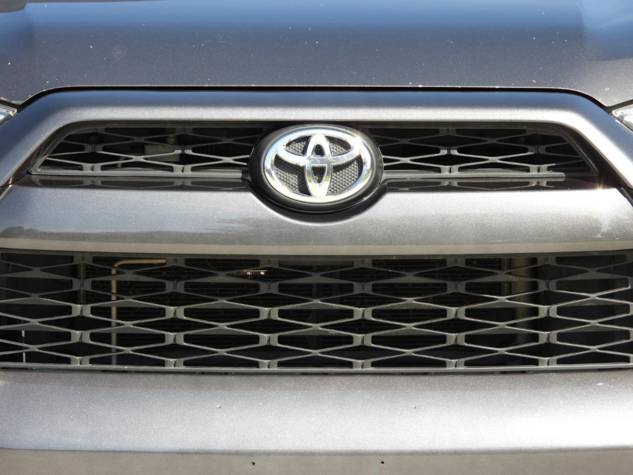 Toyota 4Runner SR5 2WD 2019