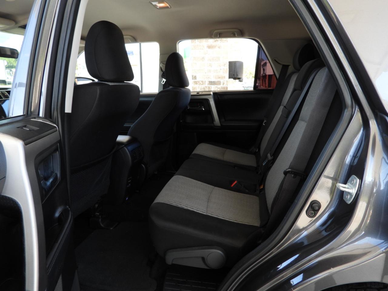 Toyota 4Runner SR5 2WD 2019