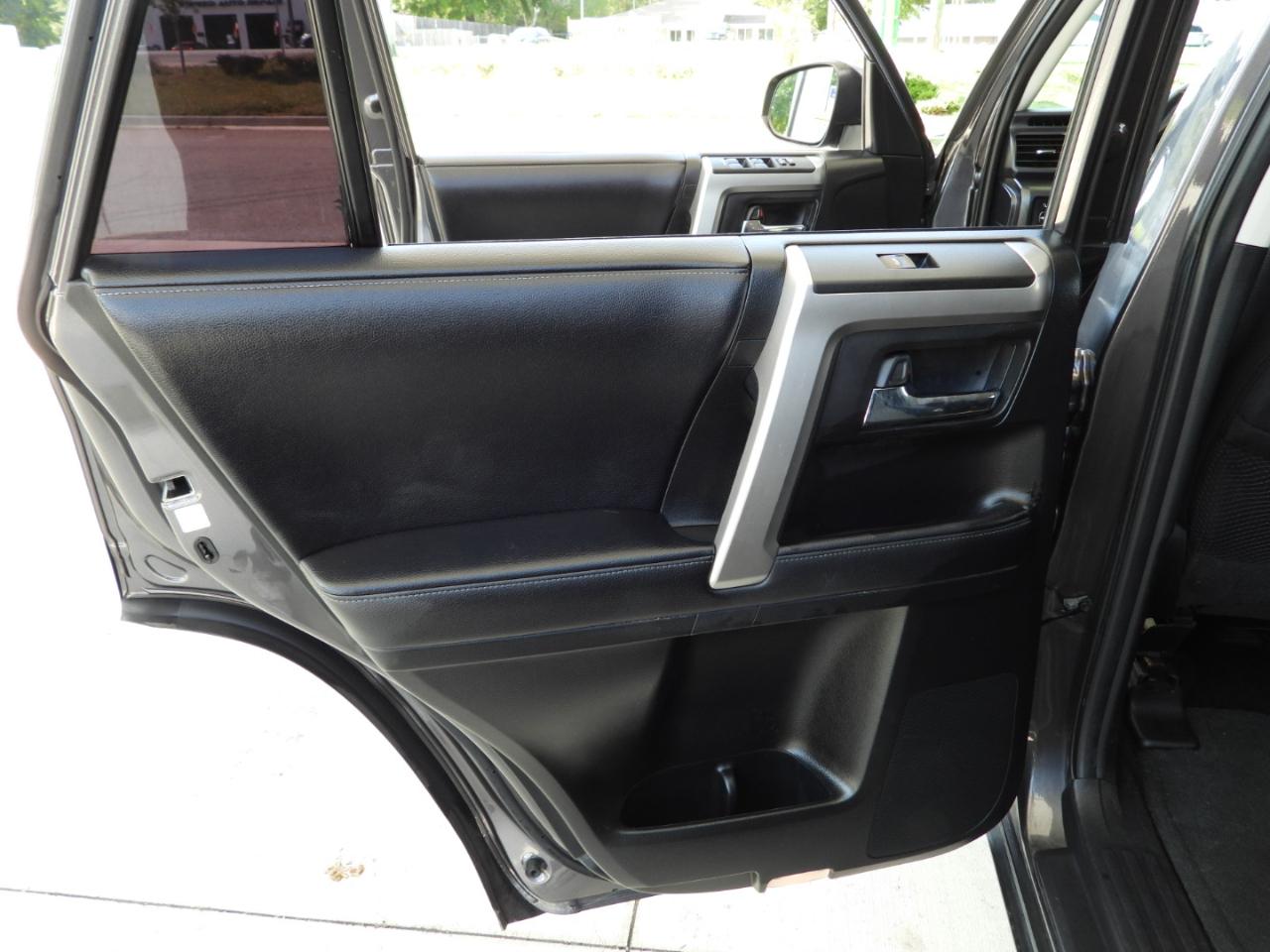 Toyota 4Runner SR5 2WD 2019