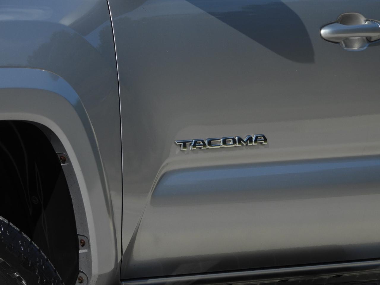 Toyota Tacoma SR5 Double Cab V6 2017