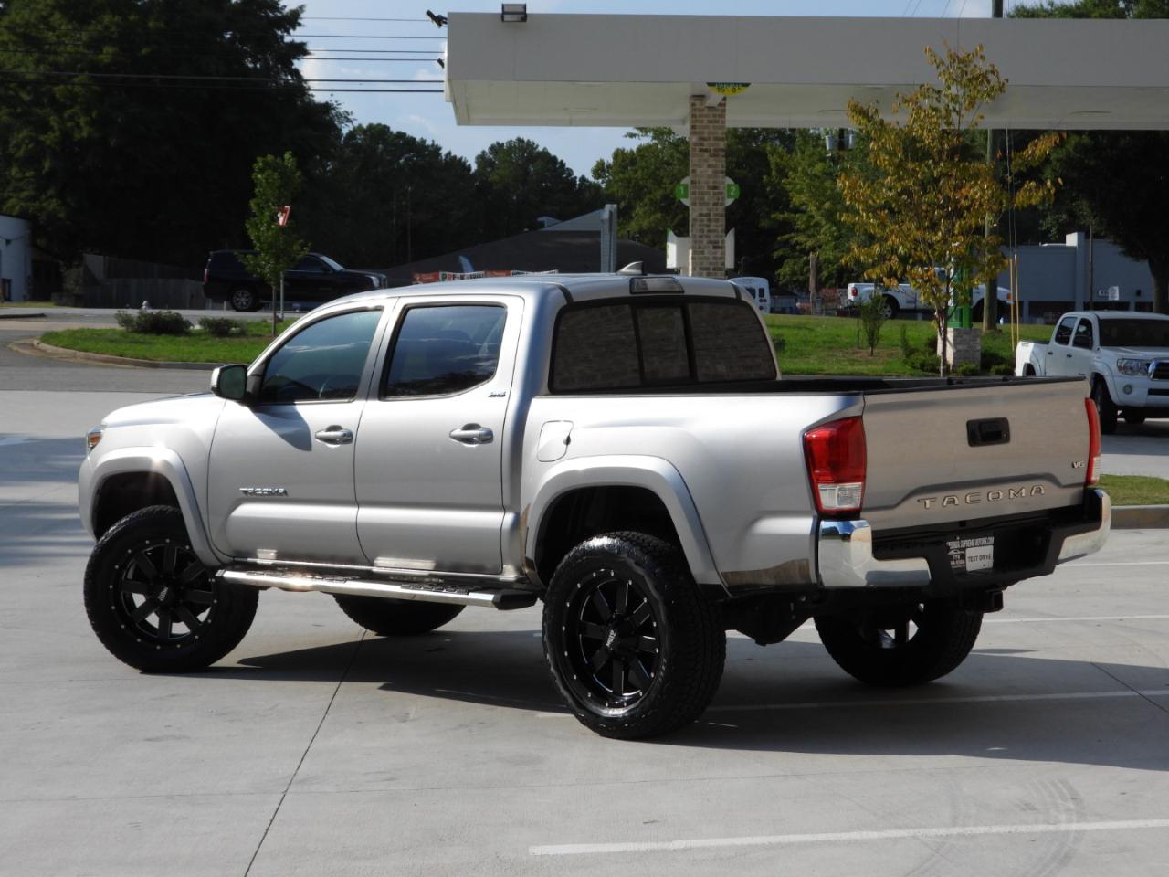 Toyota Tacoma SR5 Double Cab V6 2017