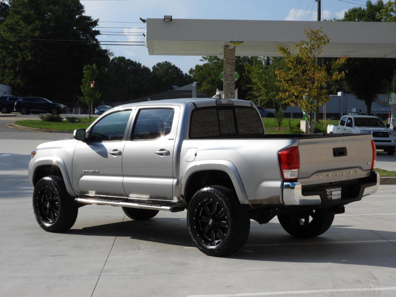 Toyota Tacoma SR5 Double Cab V6 2017