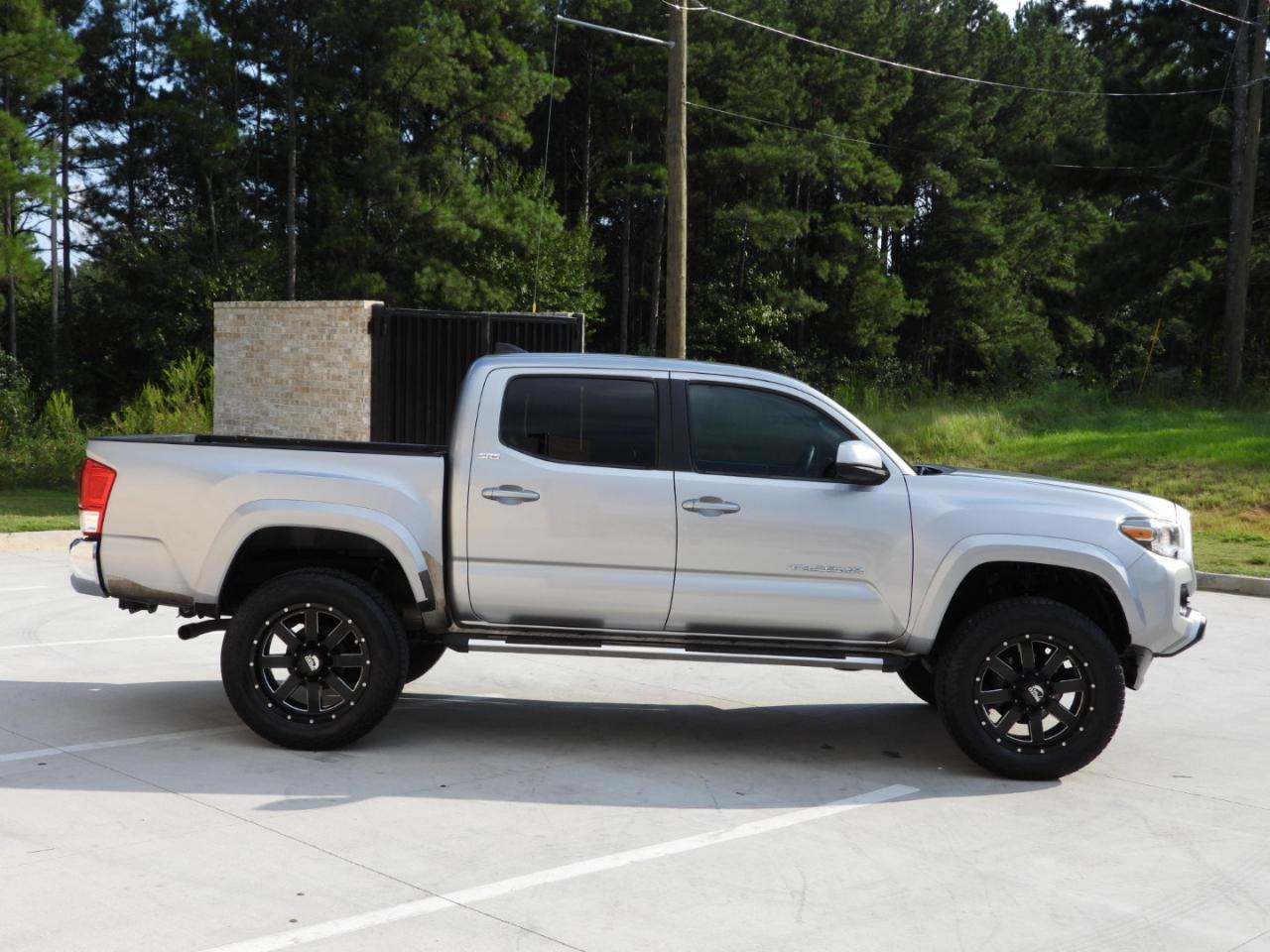 Toyota Tacoma SR5 Double Cab V6 2017