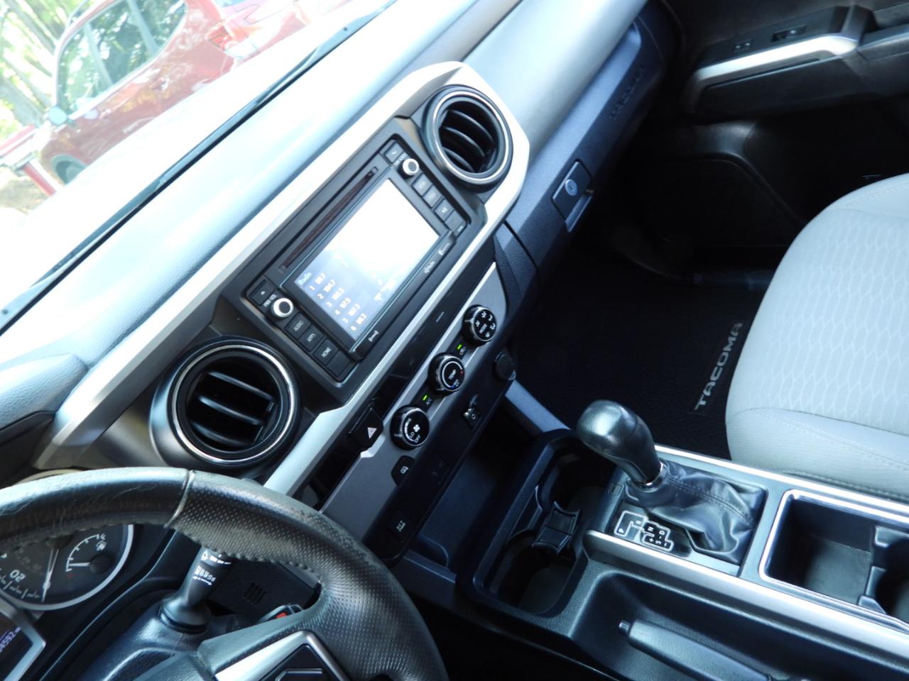 Toyota Tacoma SR5 Double Cab V6 2017