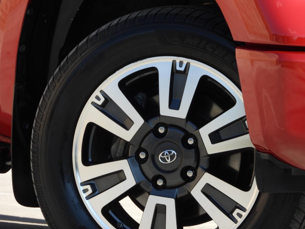Toyota Tundra SR5 5.7L V8 CrewMax 2WD 2018