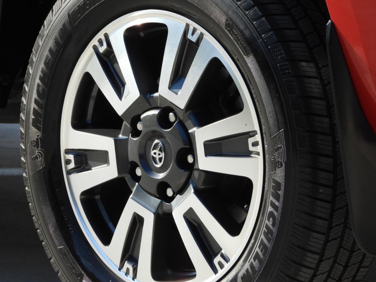 Toyota Tundra SR5 5.7L V8 CrewMax 2WD 2018