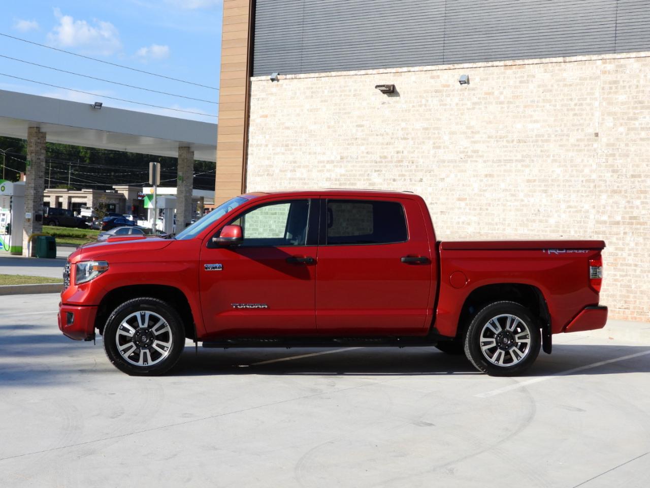 Toyota Tundra SR5 5.7L V8 CrewMax 2WD 2018