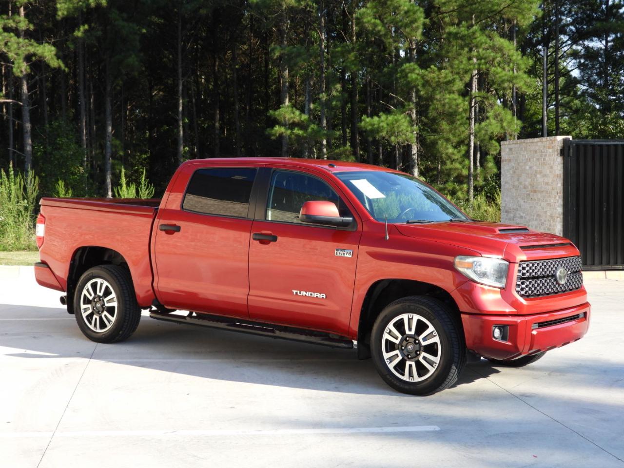 Toyota Tundra SR5 5.7L V8 CrewMax 2WD 2018