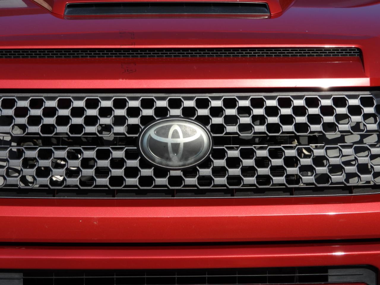 Toyota Tundra SR5 5.7L V8 CrewMax 2WD 2018