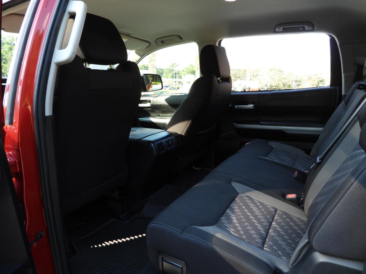 Toyota Tundra SR5 5.7L V8 CrewMax 2WD 2018