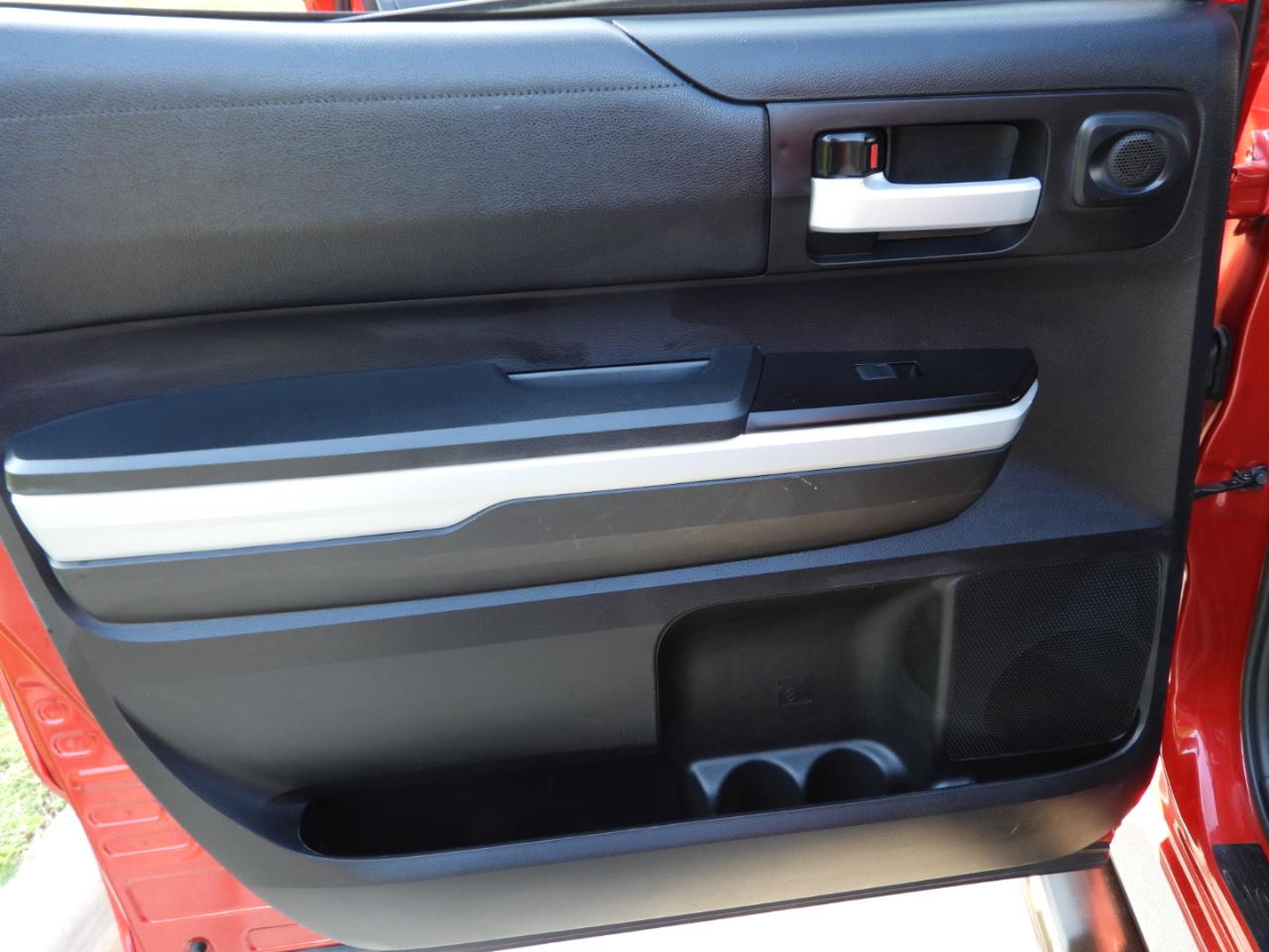 Toyota Tundra SR5 5.7L V8 CrewMax 2WD 2018