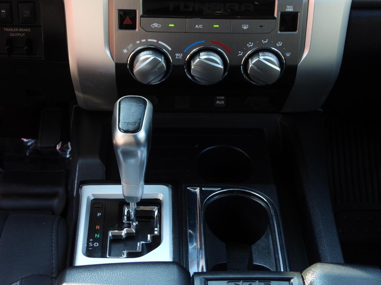 Toyota Tundra SR5 5.7L V8 CrewMax 2WD 2018