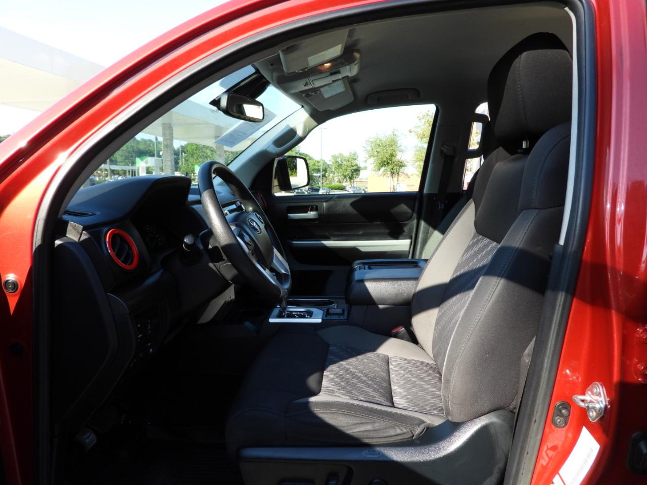 Toyota Tundra SR5 5.7L V8 CrewMax 2WD 2018