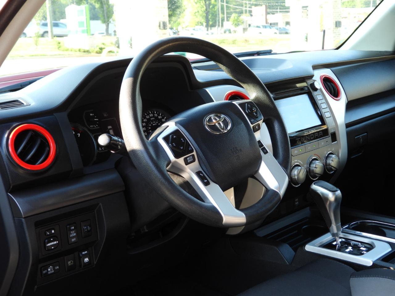 Toyota Tundra SR5 5.7L V8 CrewMax 2WD 2018