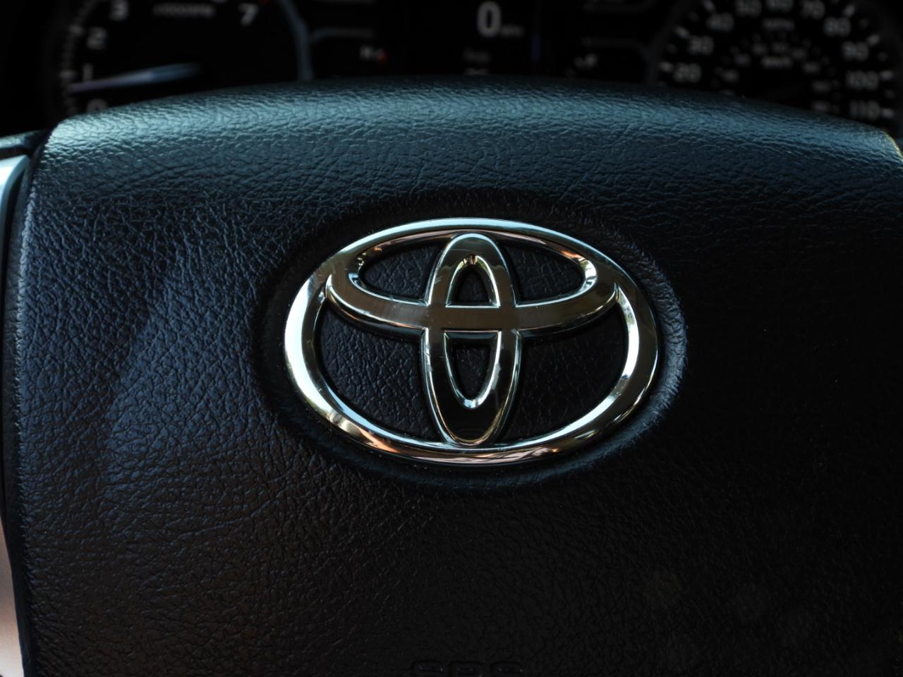 Toyota Tundra SR5 5.7L V8 CrewMax 2WD 2018
