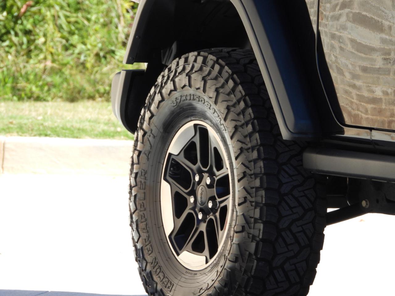 Jeep Wrangler photo 13
