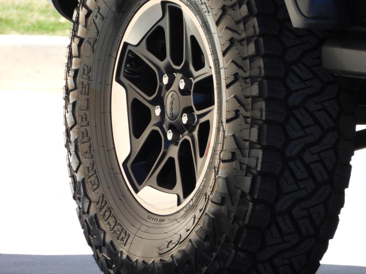Jeep Wrangler photo 22