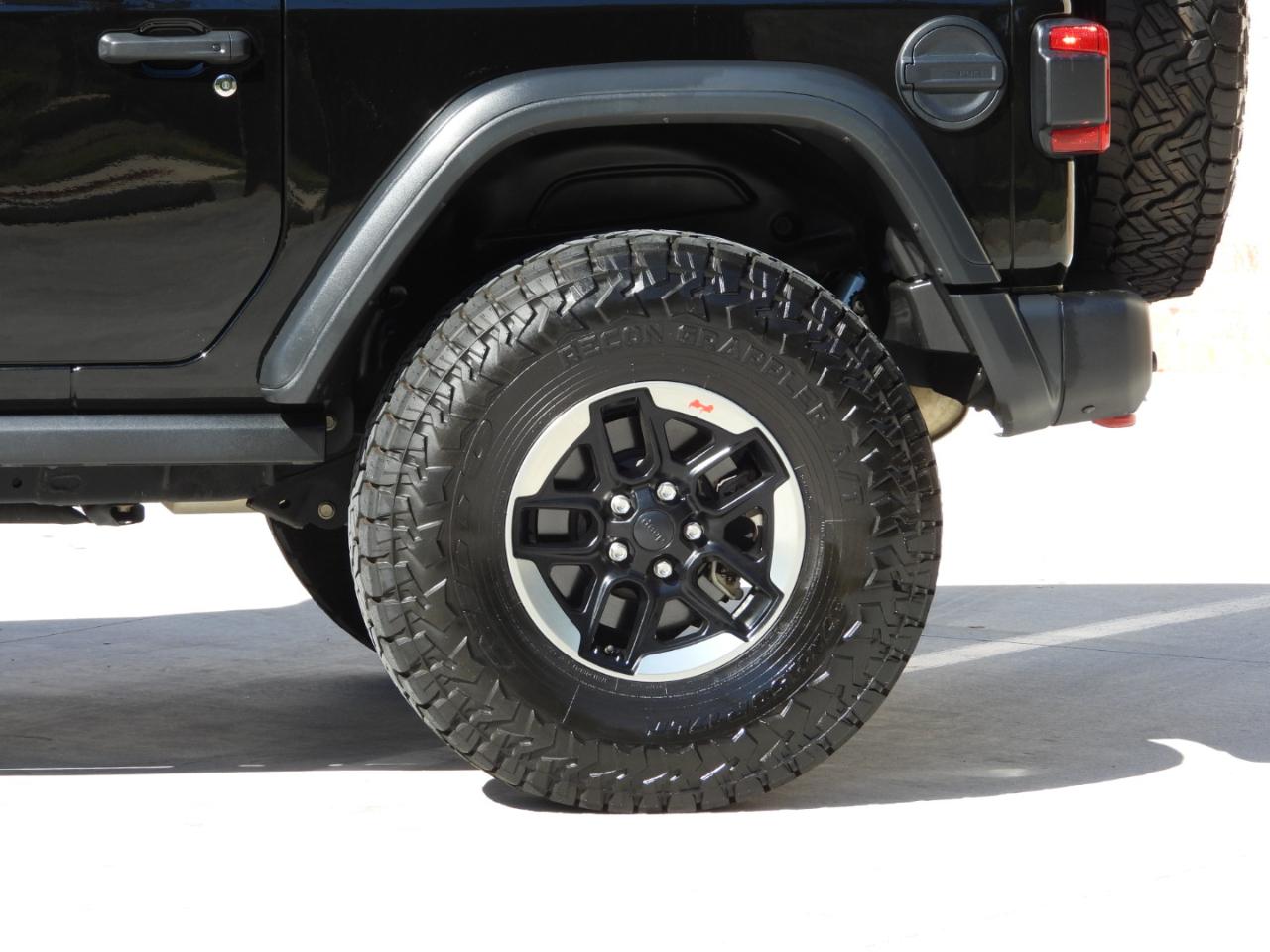 Jeep Wrangler photo 39