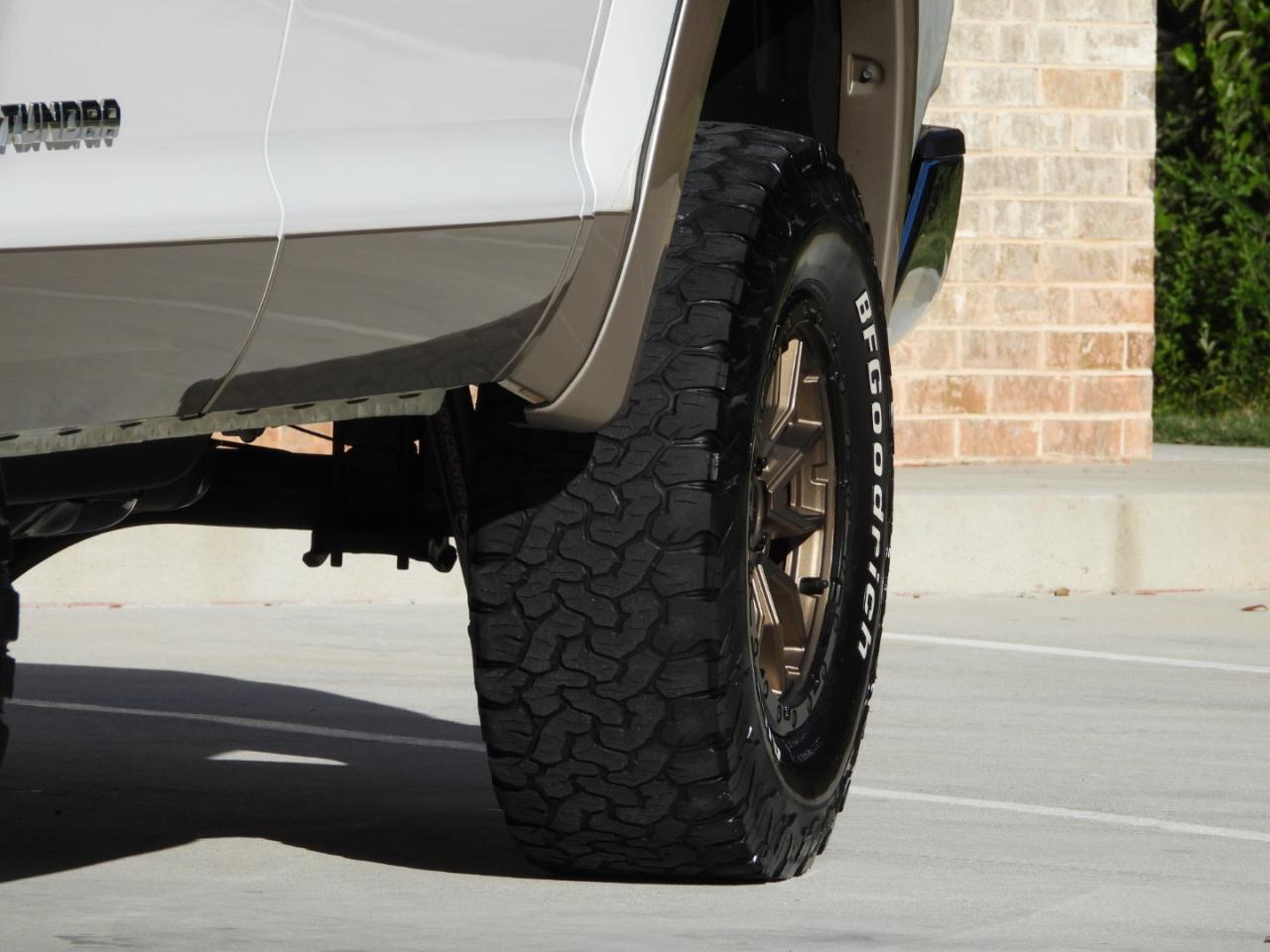 Toyota Tundra SR5 5.7L V8 FFV CrewMax 4WD 2014