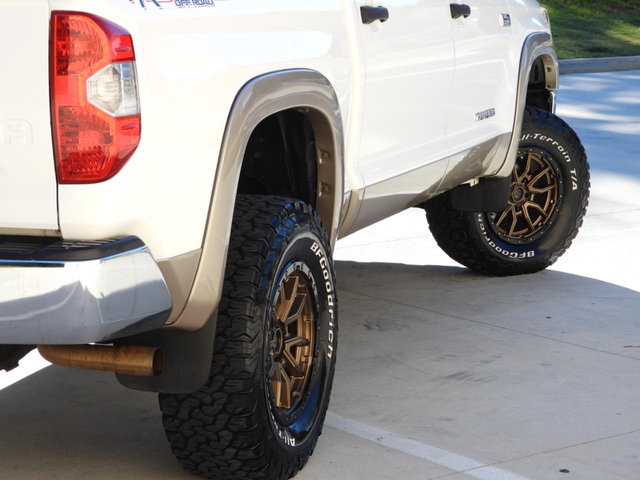 Toyota Tundra SR5 5.7L V8 FFV CrewMax 4WD 2014